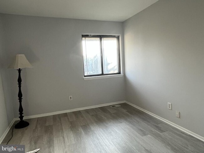 Building Photo - 18451 Stone Hollow Dr