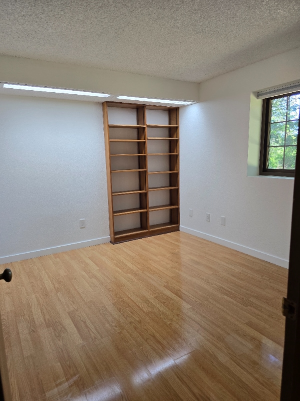 Building Photo - 12015 Clear Crk Ct NW