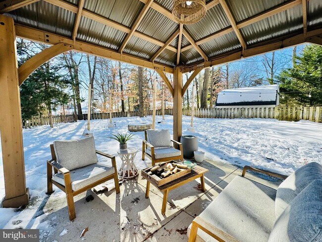 Building Photo - 1101 Harbour Dr