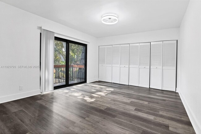 Building Photo - 4059 Palm Bay Cir