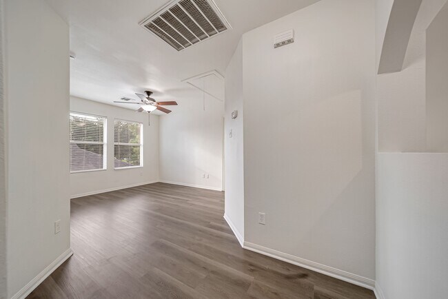 Building Photo - 18439 Sunrise Oaks Ct