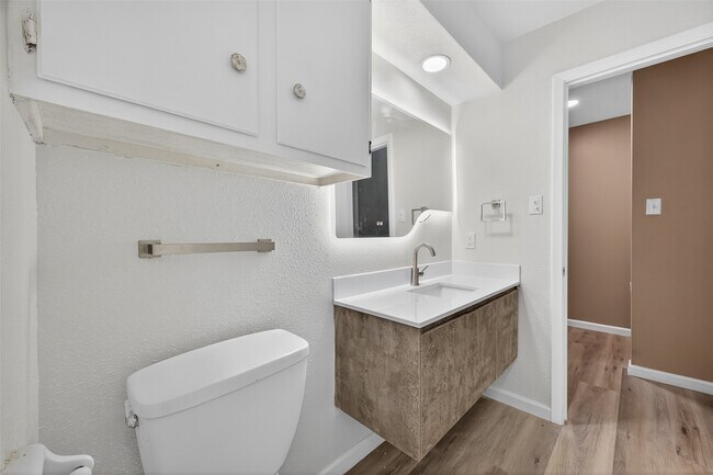 Building Photo - 6710 Biggs Ct