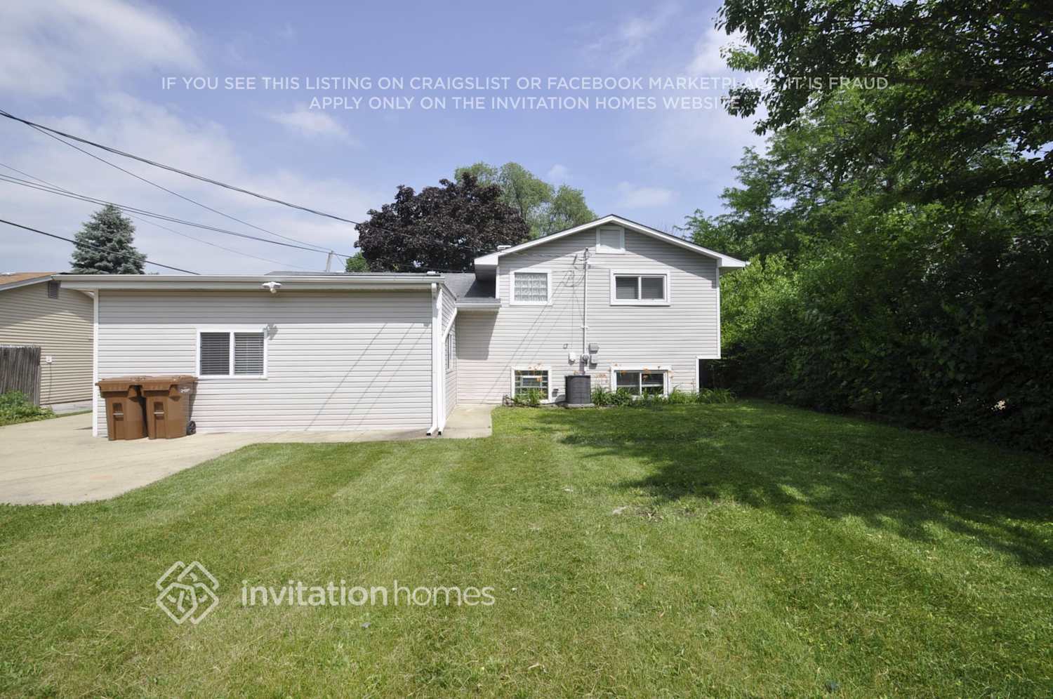 Building Photo - 1694 Clifford St