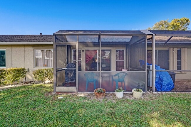 Building Photo - Beautiful 2BR/2BA WITH GARDEN VIEW in the Hear of Boca (55+ community)