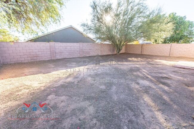 Building Photo - 2701 W Jasper Ave