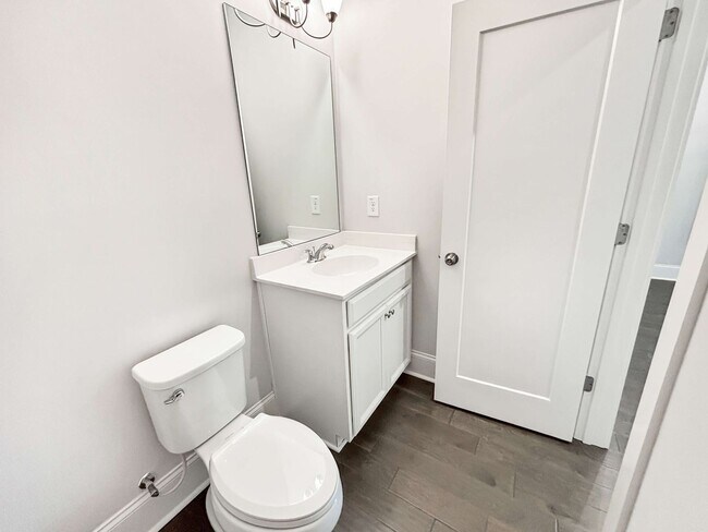 Building Photo - Beautiful 3 BR Townhome in Woodstock!