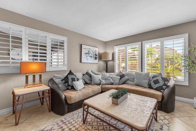 Building Photo - 44310 Villeta Dr