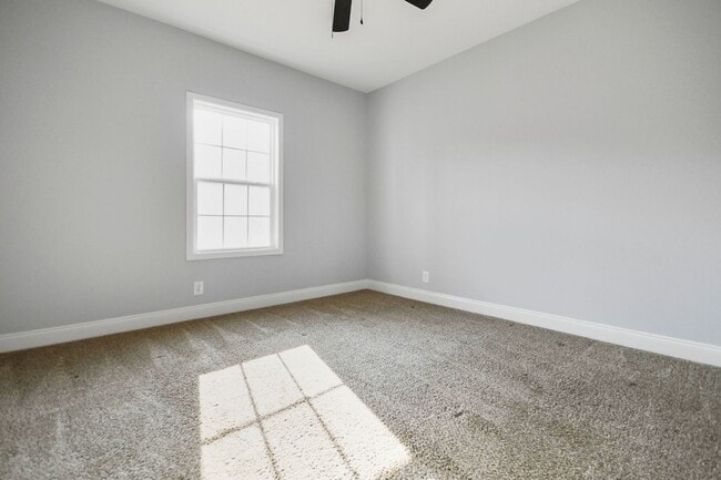 Building Photo - Pet Friendly Four Bedroom with Basement!