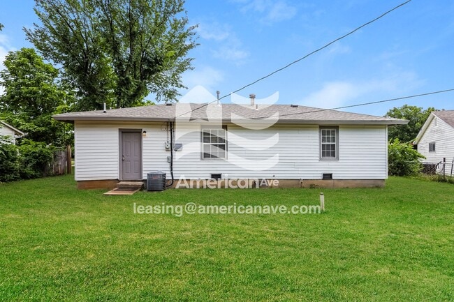 Building Photo - 4017 Dogwood Dr