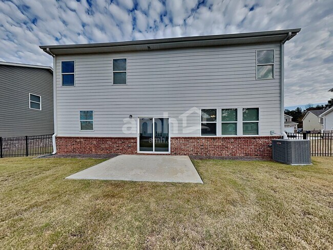 Building Photo - 768 Carnaby Ln