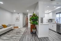 Building Photo - 1833 Camberley Ln