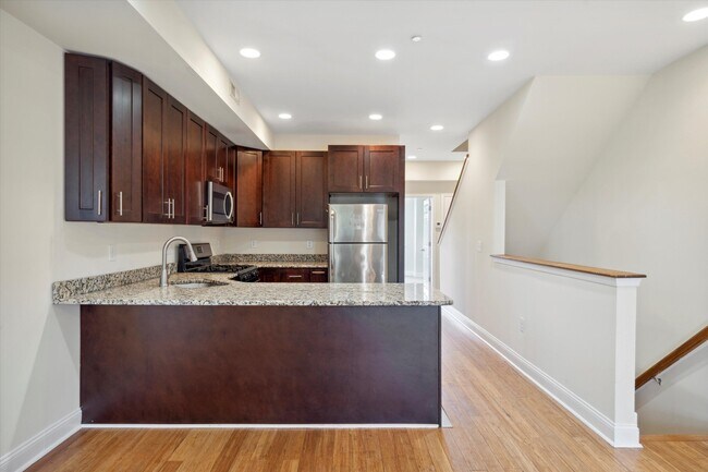 Building Photo - 1832 W Montgomery Ave