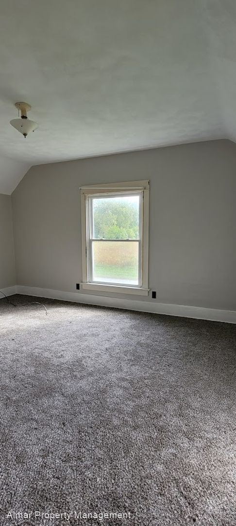 Building Photo - 3 br, 1 bath House - 9108 Township Road K