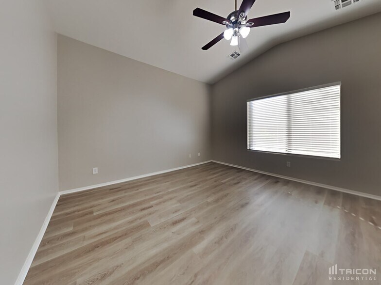 Building Photo - 14131 W Corrine Dr
