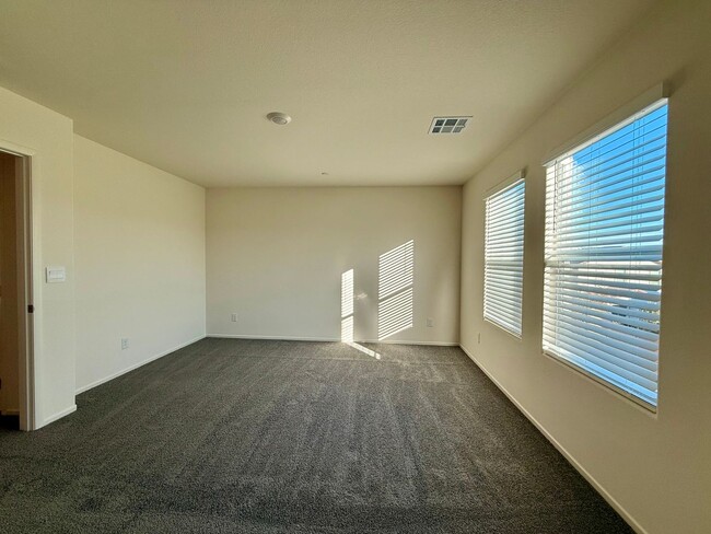 Building Photo - Brand-New Townhome for Rent in the Highly ...