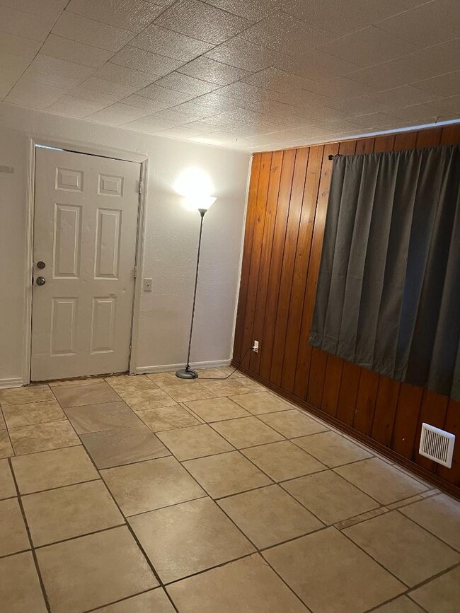 Building Photo - 2214-2216 Moreno Ave. - 2216 Moreno Apt A