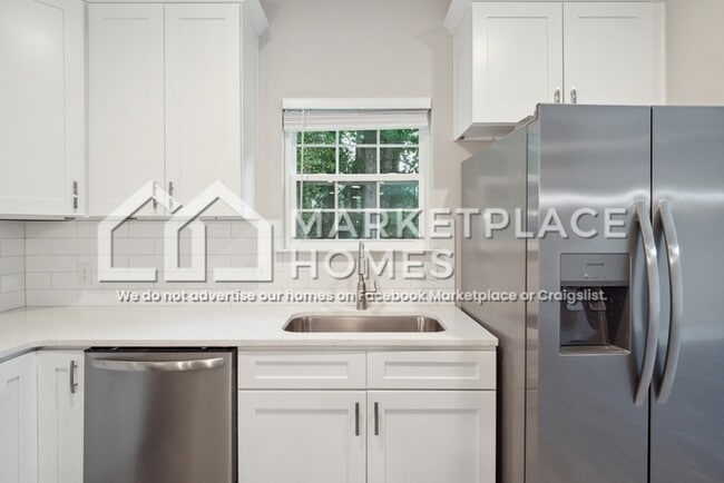 Building Photo - 3417 Durham Ln