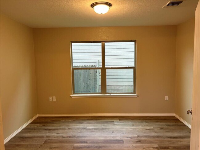 Building Photo - 9001 Bird Brook Ln