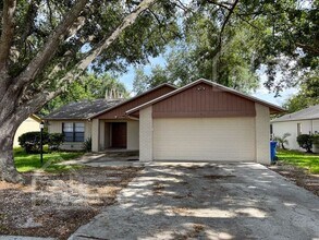 Building Photo - 17633 Meadowbridge Dr