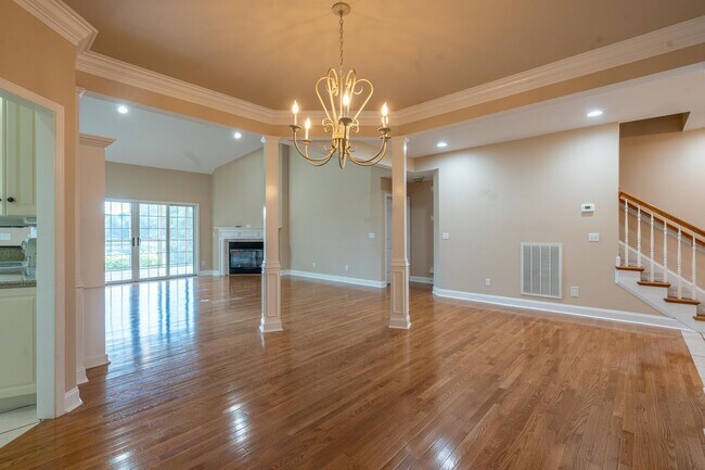 Building Photo - 1833 Waters Edge Dr