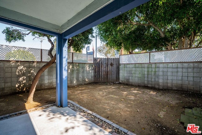 Building Photo - 27 Anchorage St