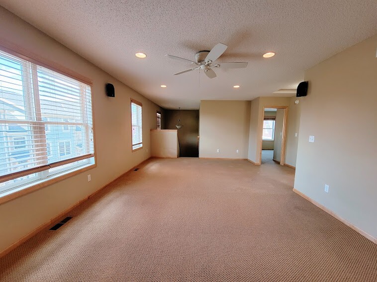 Building Photo - 10747 Falling Water Ln