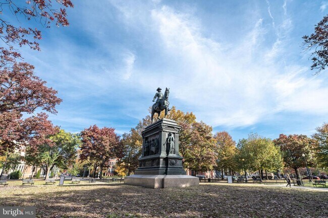 Building Photo - Logan Circle Beauty with PARKING
