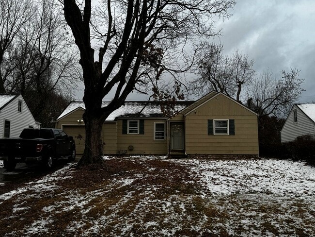 Building Photo - 3401 S Arlington Ave