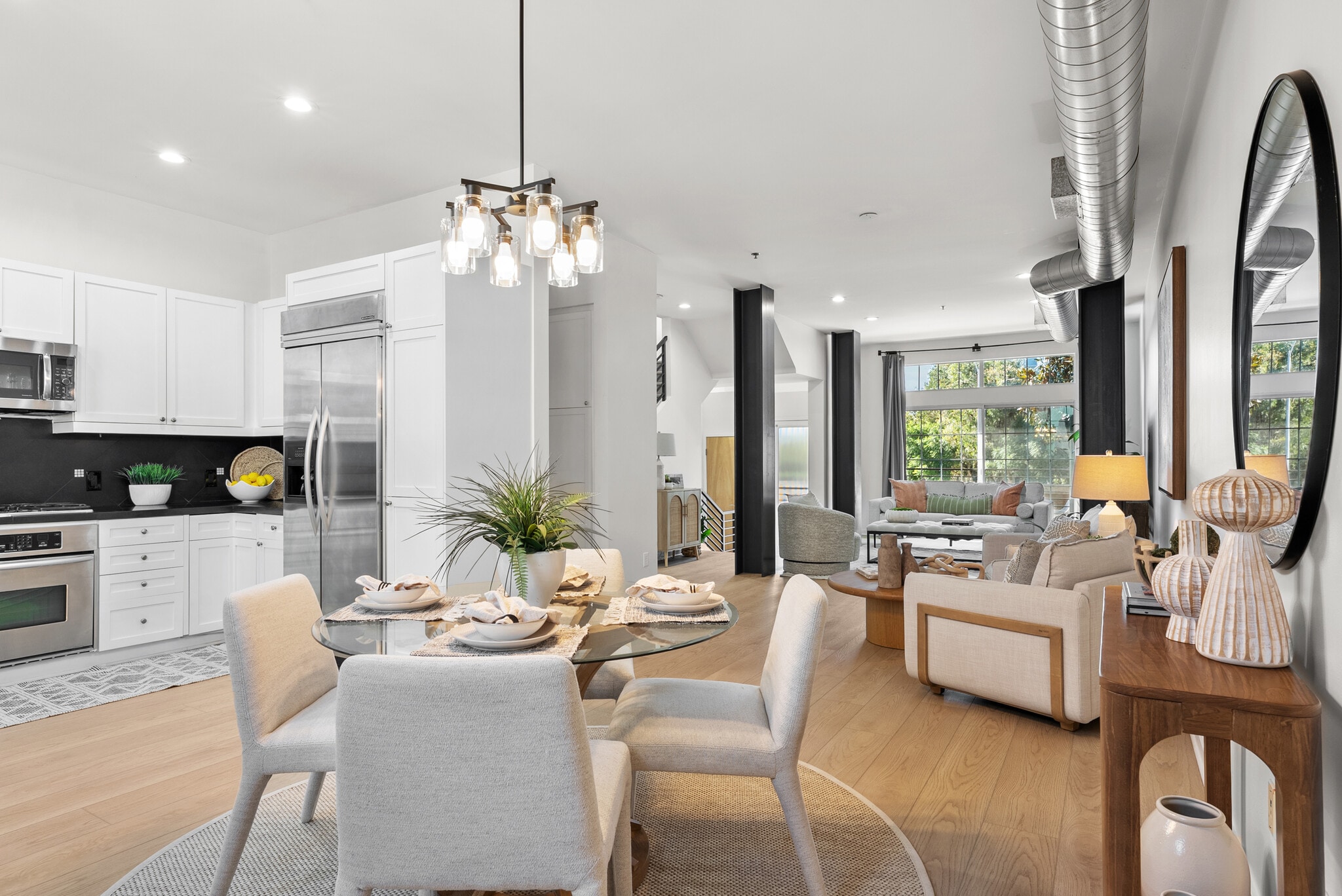 Building Photo - 5350 Playa Vista Dr