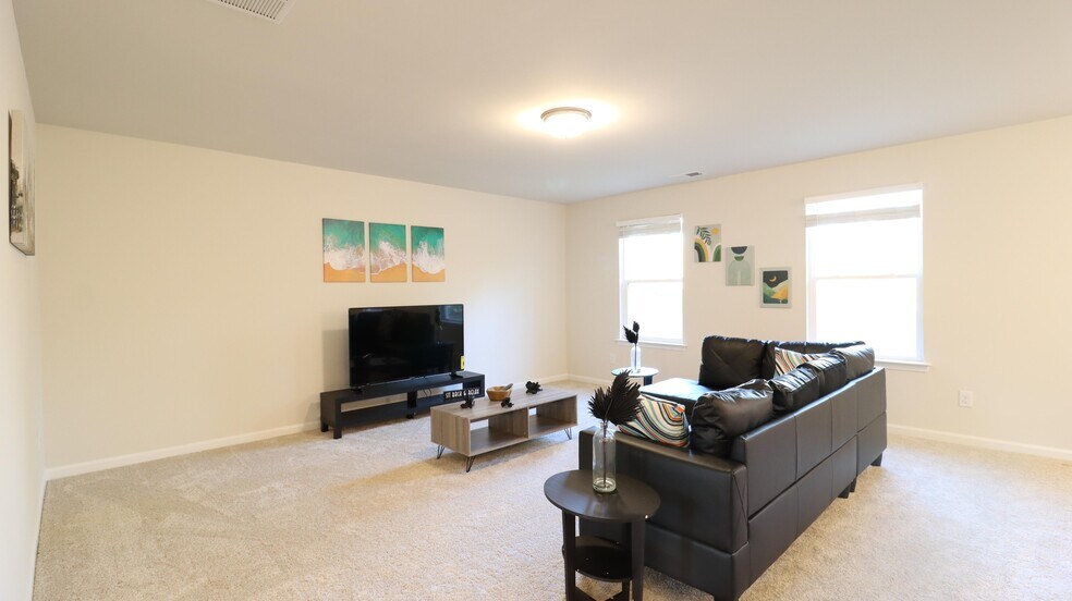 Building Photo - 13507 Circle Dr