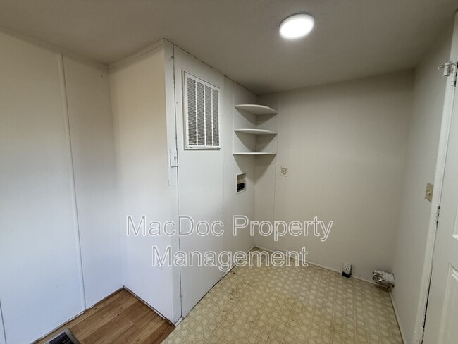 Building Photo - 3611 Shirleys Hill Rd