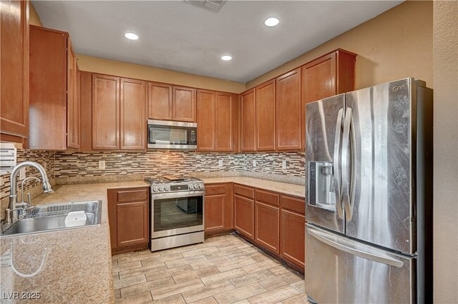 Building Photo - 5674 Diamond Palm Ct