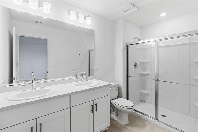 Building Photo - 1851 Roosevelt Pl