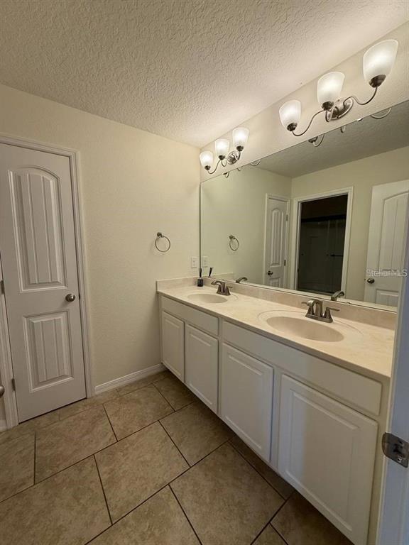 Building Photo - 2342 Beacon Landing Cir