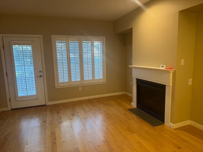 Building Photo - 400 Cross St