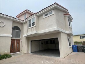 Building Photo - 413 N Elena Ave