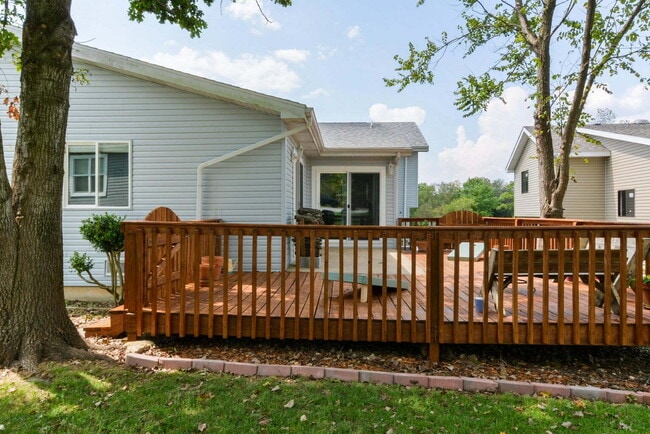 Building Photo - Welcome to your future home in Branson, MO!