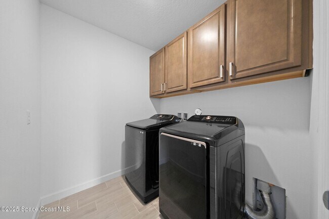 Building Photo - 715 Veridian Cir NW