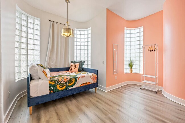 Building Photo - 873 S Atlantic Ave