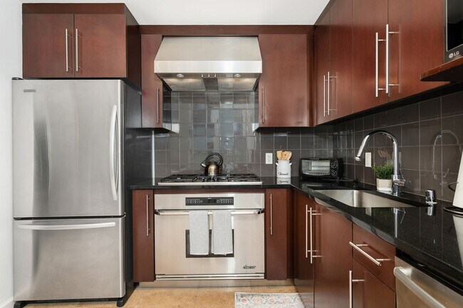 Building Photo - Little Italy Fully Furnished 1 Bedroom! Av...