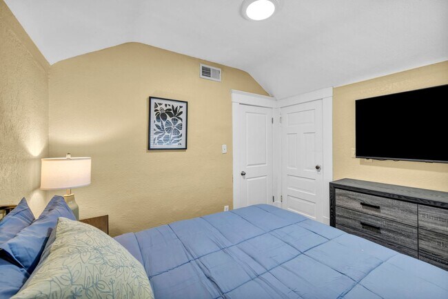 Building Photo - FULLY FURNISHED HISTORIC CHARMER BETWEEN UNR & DOWNTOWN – UTILITIES INCLUDED, MODERN UPGRADES, PR...