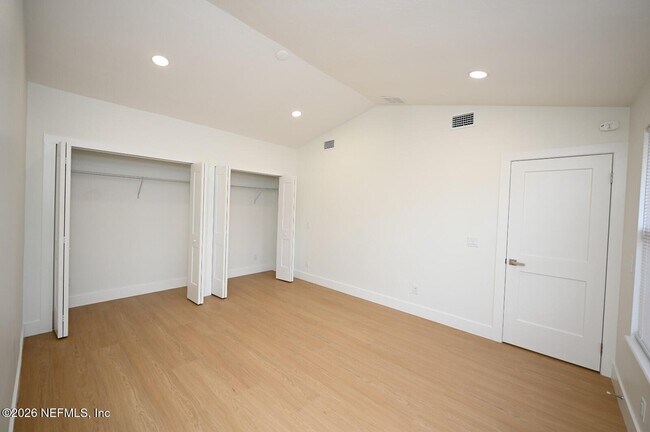 Building Photo - 4632 Corrientes Cir N