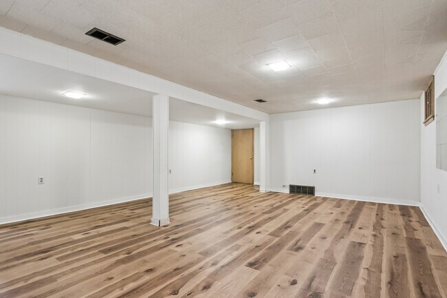 Building Photo - 226 Latrobe Ave