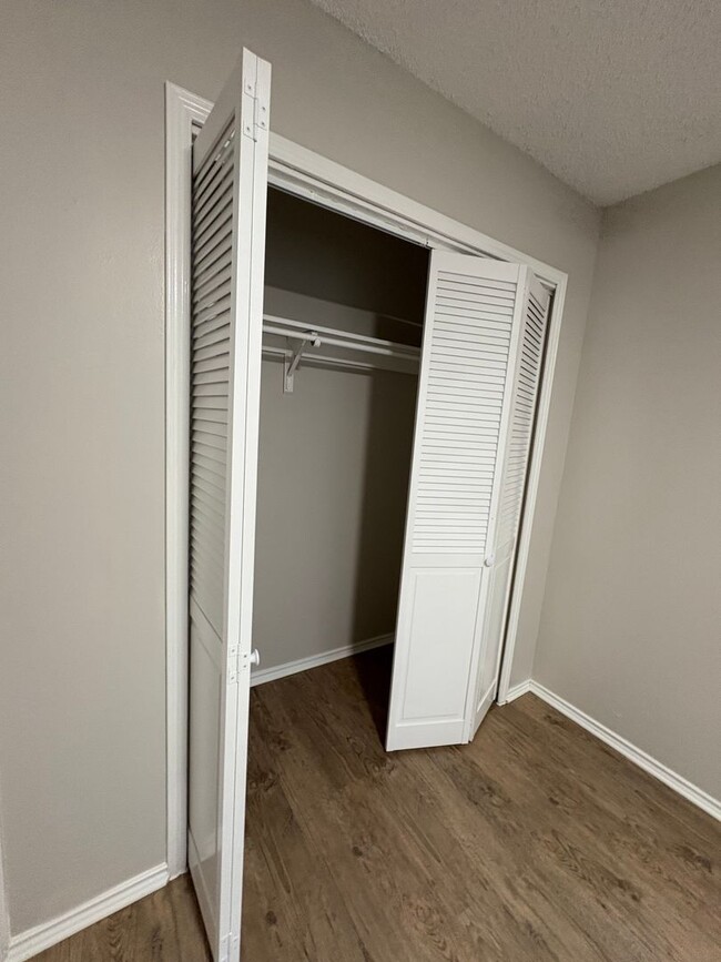 Building Photo - Newly Renovated Duplex - Northwest San Ant...