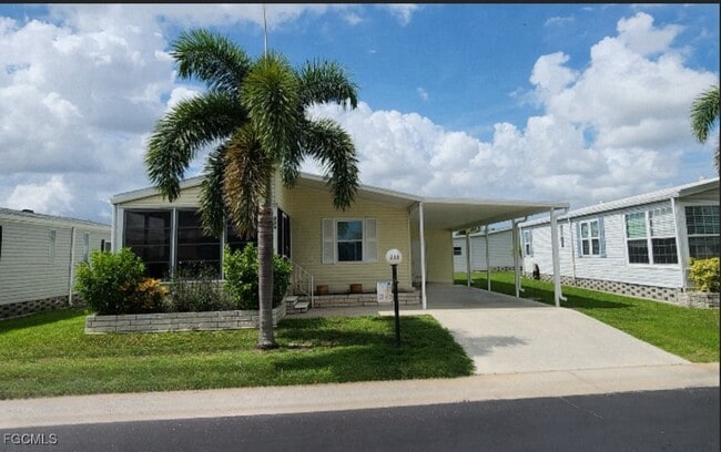 Building Photo - 233 Rainbow Dr