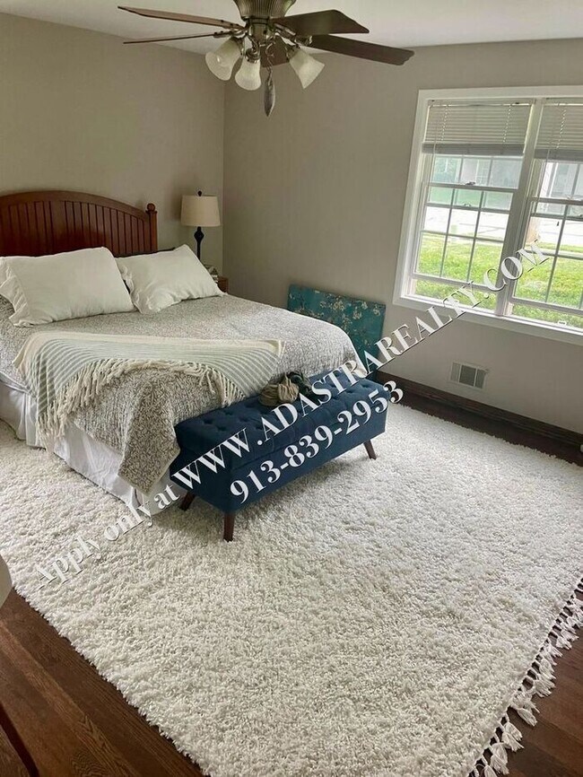 Building Photo - Beautiful Ranch Home in Shawnee-Available ...
