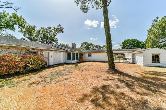 Building Photo - 3423 Ozark St