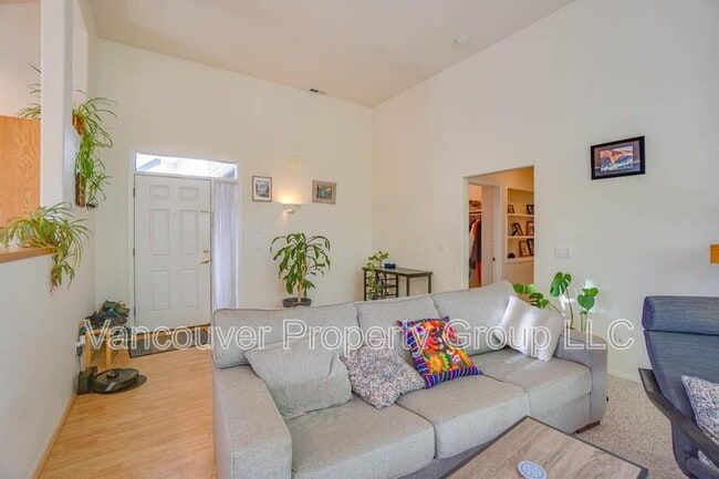 Building Photo - 13210 SE 7th St