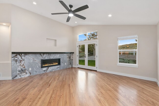 Family Room - Fabulous Fire Place - Ceiling Fan - 417 Promontory Dr