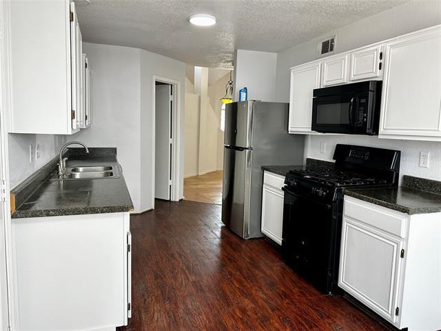 Building Photo - 12643 Bluffview Dr